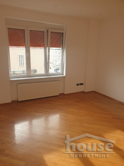 Slika 4 - Stan,NOVI SAD,CENTAR,kv: 100.00, € 525300, ID: 1057639