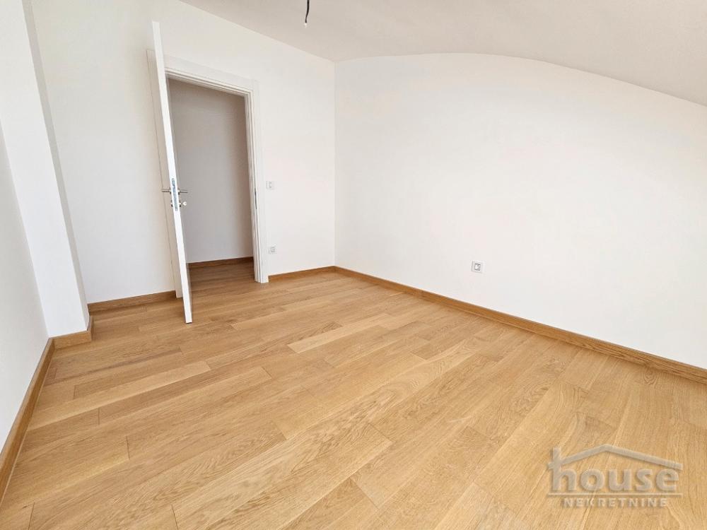 Slika 7 - Stan,NOVI SAD,GRBAVICA,kv: 185.00, € 566500, ID: 1064011