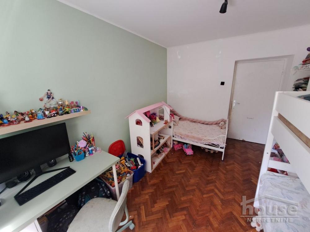 Slika 2 - Stan,NOVI SAD,BULEVAR,kv: 51.00, € 133900, ID: 1061942