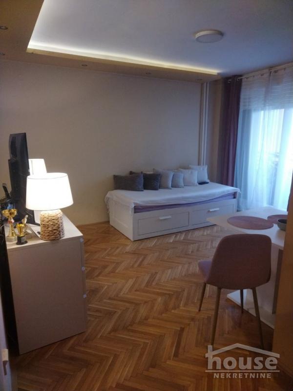 Slika 1 - Stan,NOVI SAD,BULEVAR,kv: 40.00, € 139050, ID: 1059369