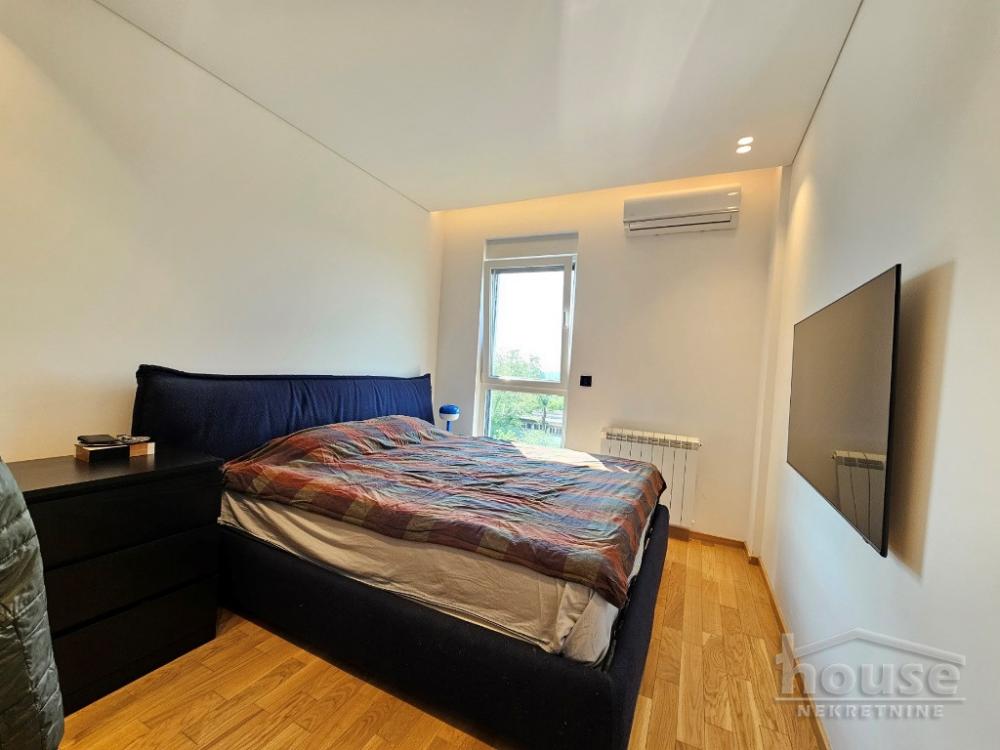 Slika 8 - Stan,NOVI SAD,BULEVAR EVROPE,kv: 61.00, € 220000, ID: 1063530