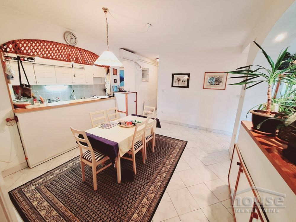 Slika 9 - Stan,NOVI SAD,CENTAR,kv: 83.00, € 290000, ID: 1062553