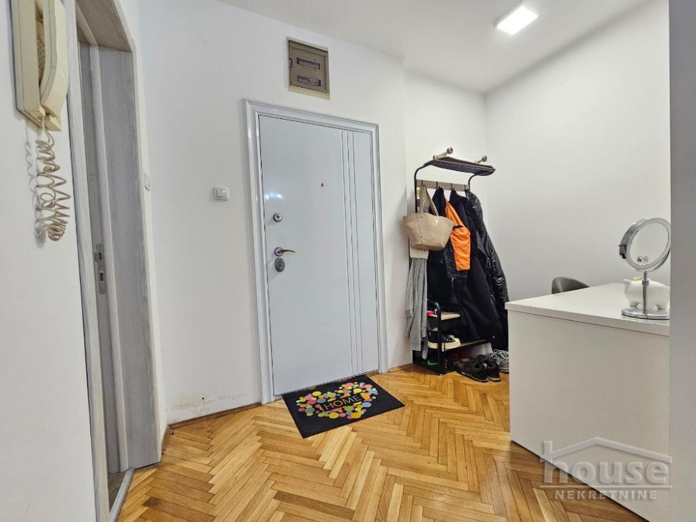 Slika 9 - Stan,NOVI SAD,BULEVAR,kv: 49.00, € 137200, ID: 1063450