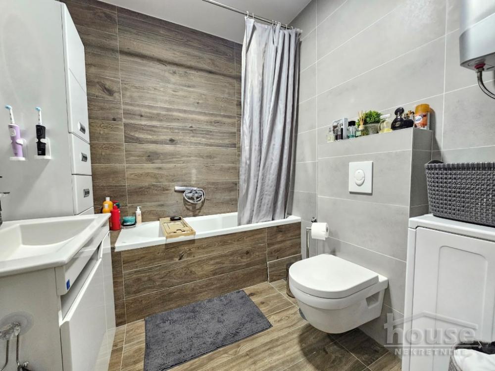 Slika 8 - Stan,NOVI SAD,BULEVAR,kv: 49.00, € 137200, ID: 1063450