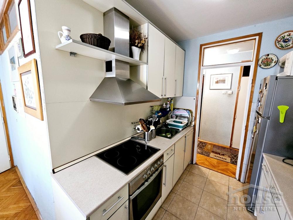 Slika 11 - Stan,NOVI SAD,CENTAR,kv: 80.00, € 240000, ID: 1063840