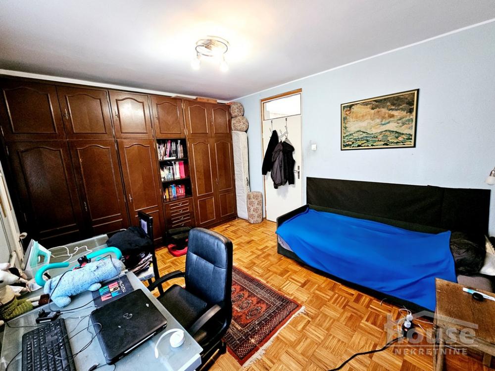 Slika 9 - Stan,NOVI SAD,CENTAR,kv: 80.00, € 240000, ID: 1063840