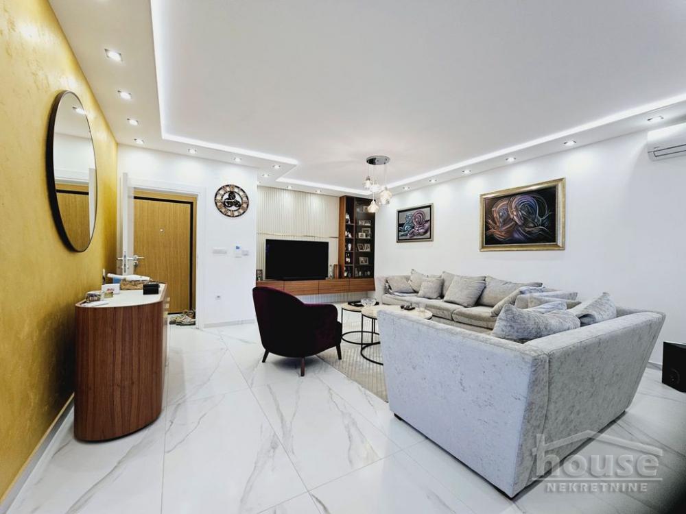 Slika 3 - Stan,NOVI SAD,SAJAM,kv: 149.00, € 489000, ID: 1057597