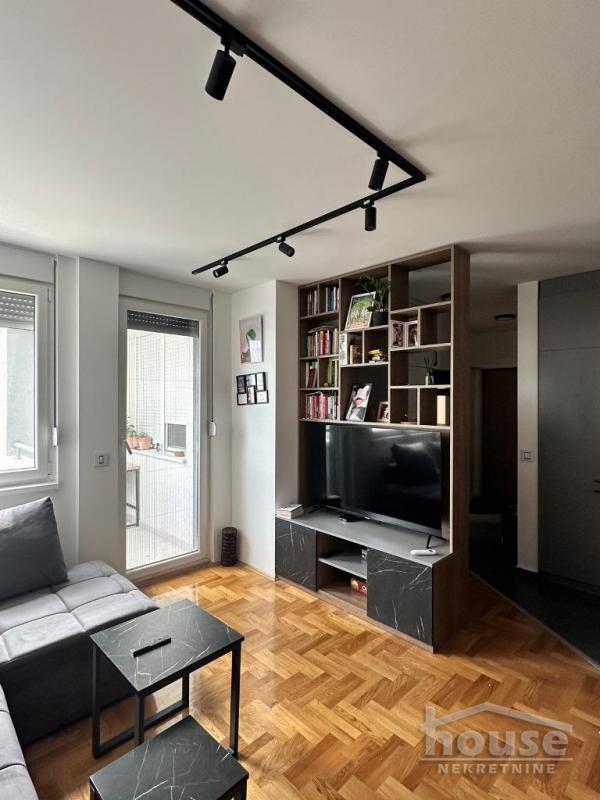 Slika 3 - Stan,NOVI SAD,BULEVAR PATRIJARHA PAVLA,kv: 43.00, € 133900, ID: 1063775