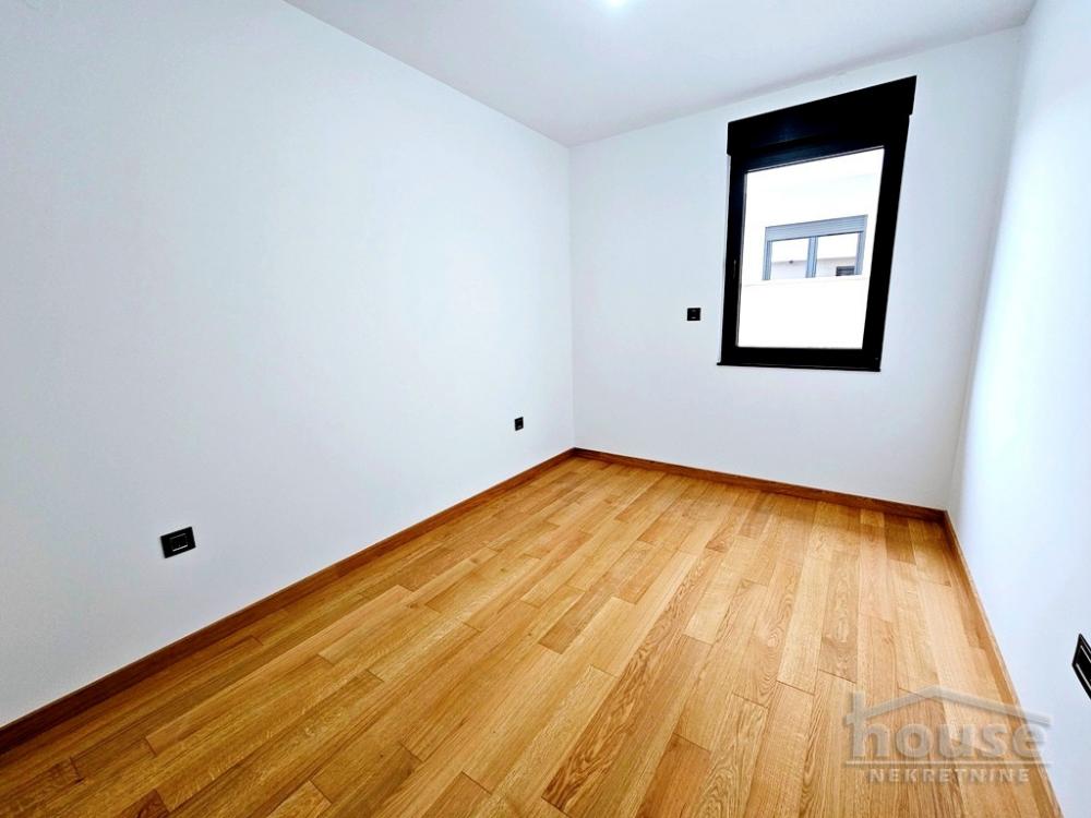 Slika 9 - Stan,NOVI SAD,TELEP,kv: 78.00, € 193180, ID: 1063556