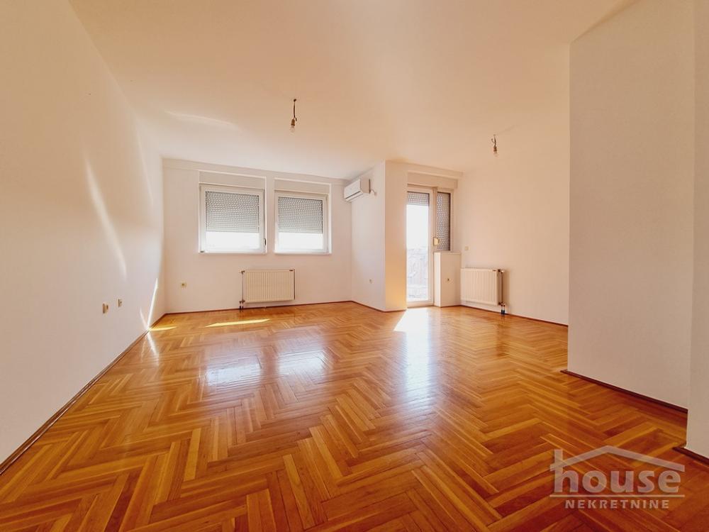 Glavna slika -Stan,NOVI SAD,BULEVAR,kv: 44.00, € 145000, ID: 1059932