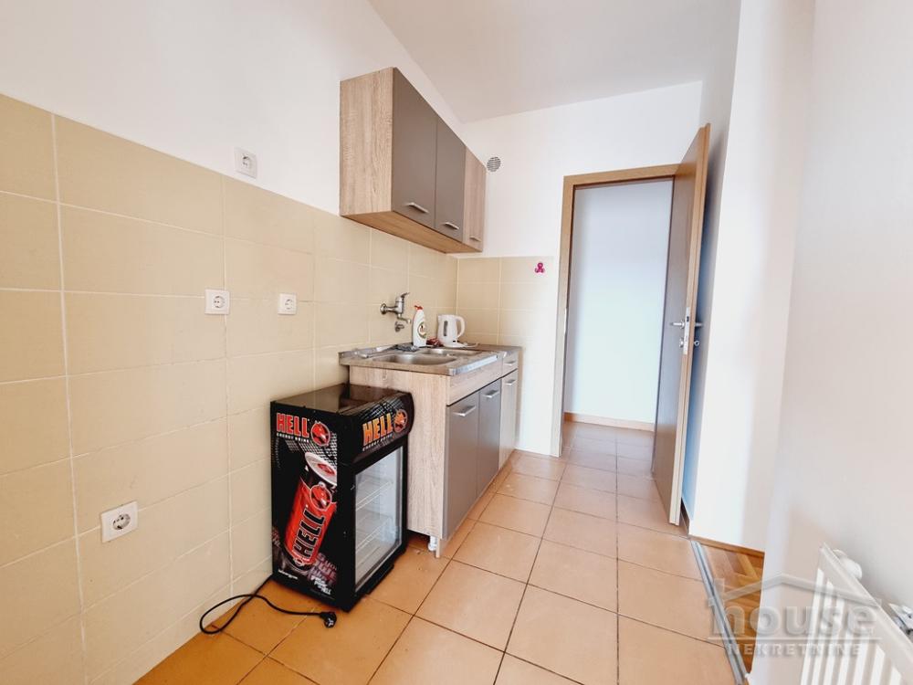 Slika 3 - Stan,NOVI SAD,BULEVAR,kv: 44.00, € 145000, ID: 1059932