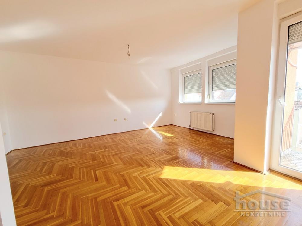 Slika 2 - Stan,NOVI SAD,BULEVAR,kv: 44.00, € 145000, ID: 1059932