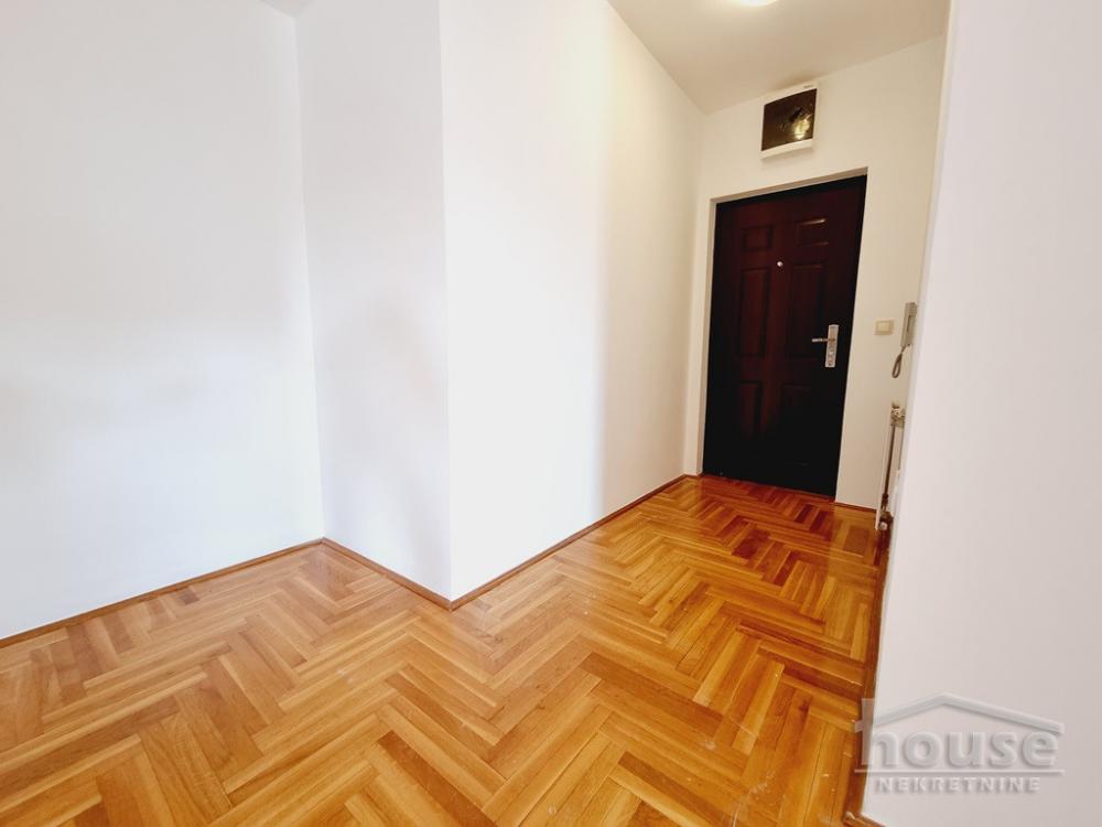 Slika 8 - Stan,NOVI SAD,BULEVAR,kv: 44.00, € 145000, ID: 1059932