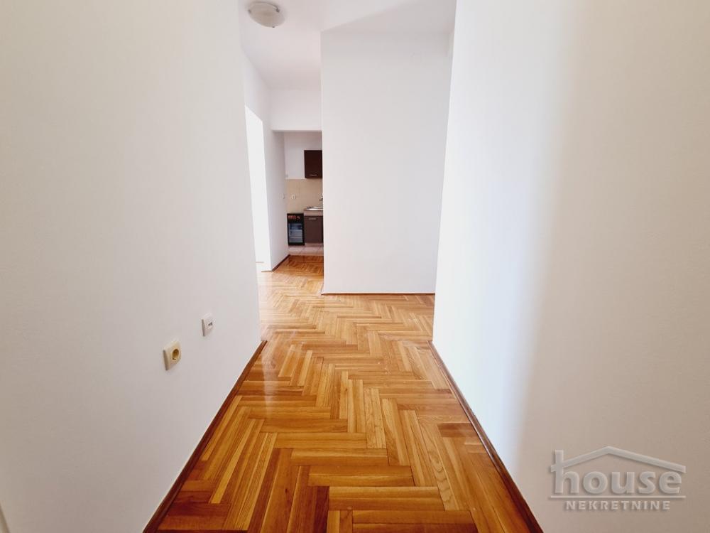 Slika 6 - Stan,NOVI SAD,BULEVAR,kv: 44.00, € 145000, ID: 1059932