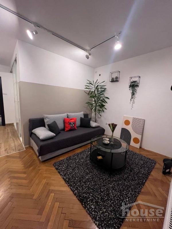 Slika 2 - Stan,NOVI SAD,BULEVAR,kv: 36.00, € 120000, ID: 1063584