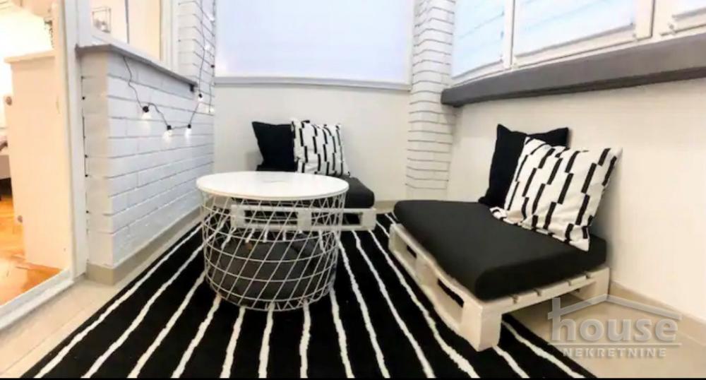 Slika 10 - Stan,NOVI SAD,BULEVAR,kv: 36.00, € 120000, ID: 1063584