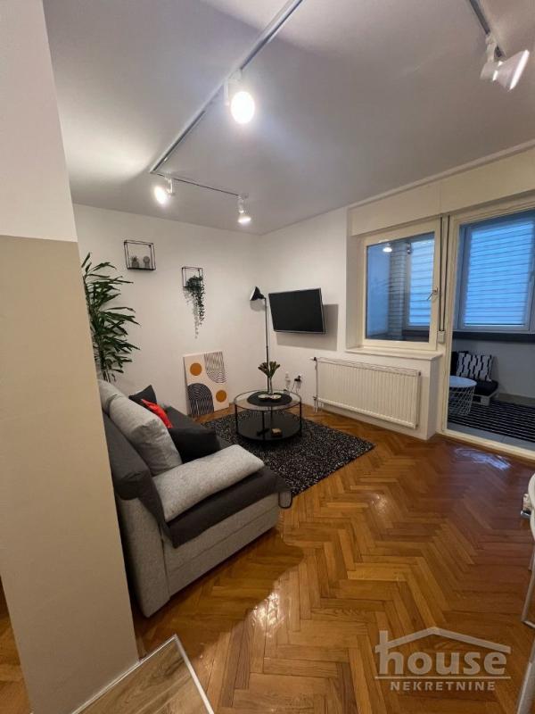 Slika 11 - Stan,NOVI SAD,BULEVAR,kv: 36.00, € 120000, ID: 1063584