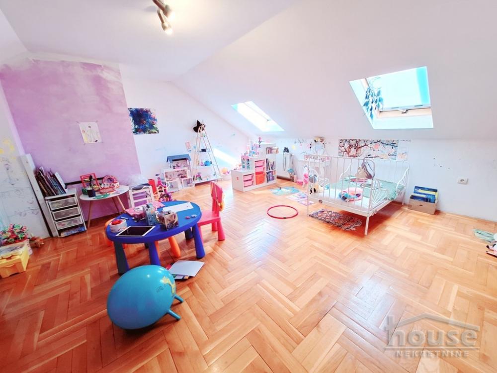 Slika 8 - Stan,NOVI SAD,CENTAR,kv: 83.00, € 169950, ID: 1062387