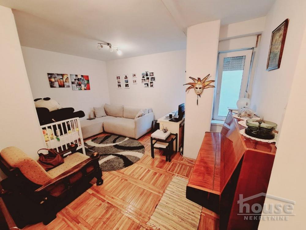 Slika 11 - Stan,NOVI SAD,BULEVAR,kv: 80.00, € 196000, ID: 1062856