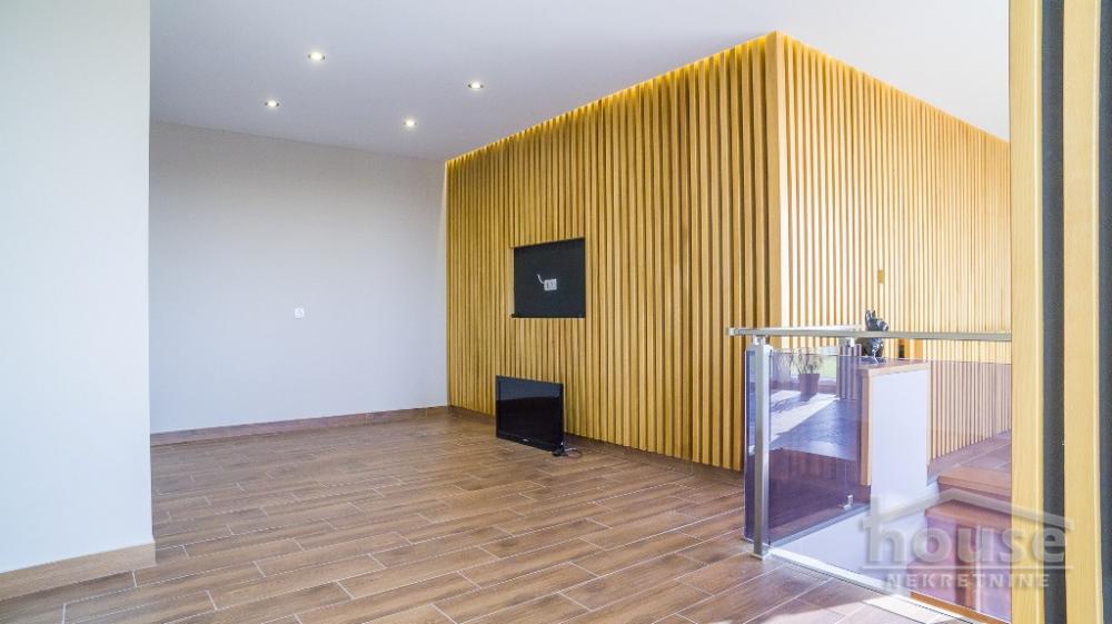 Slika 8 - Stan,NOVI SAD,BULEVAR PATRIJARHA PAVLA,kv: 172.00, € 451000, ID: 1058971