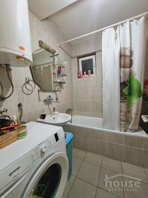 Slika 4 - Stan,NOVI SAD,BULEVAR,kv: 78.00, € 190000, ID: 1063769