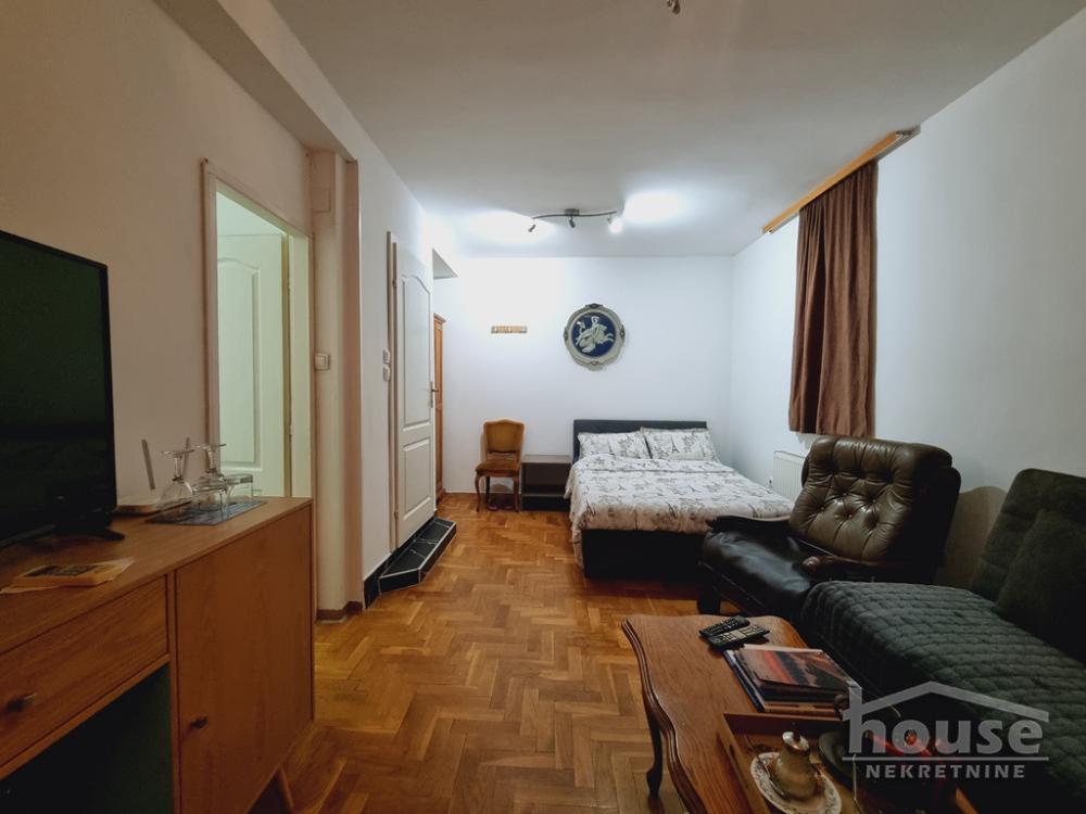 Slika 1 - Stan,NOVI SAD,BULEVAR,kv: 78.00, € 190000, ID: 1063769