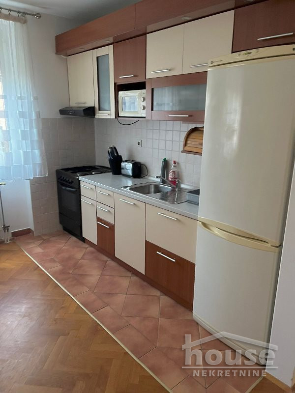 Slika 8 - Stan,NOVI SAD,GRBAVICA,kv: 47.00, € 126000, ID: 1060057