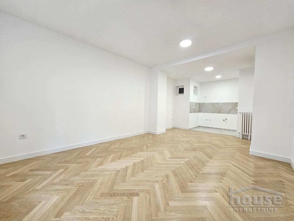 Slika 2 - Stan,NOVI SAD,CENTAR,kv: 75.00, € 262500, ID: 1063502