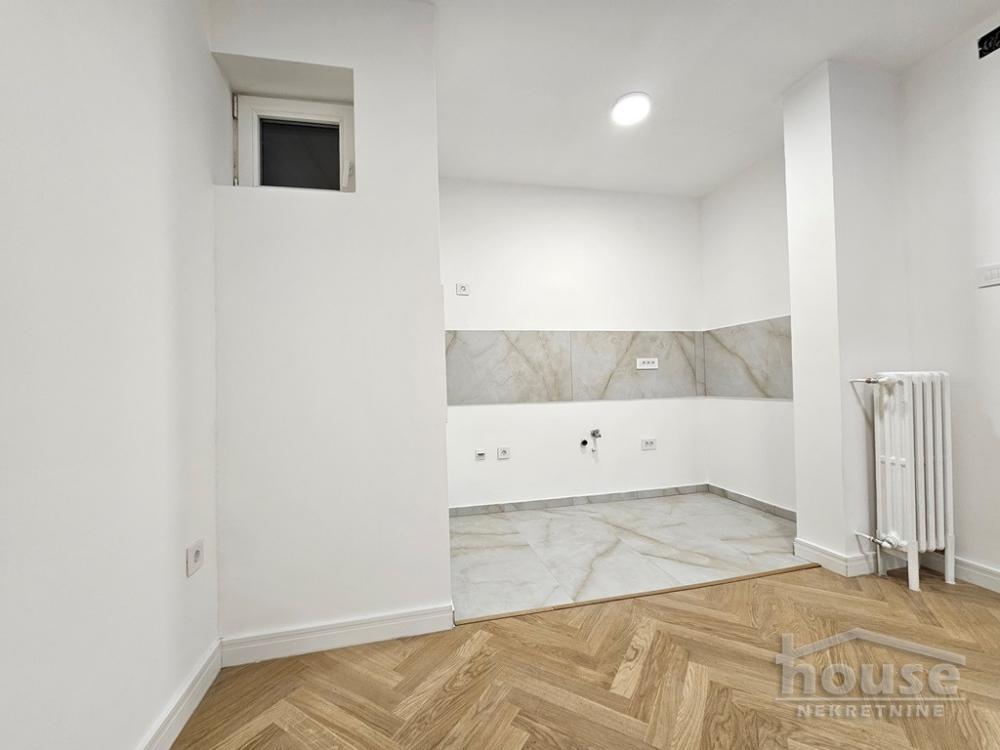 Slika 4 - Stan,NOVI SAD,CENTAR,kv: 75.00, € 262500, ID: 1063502