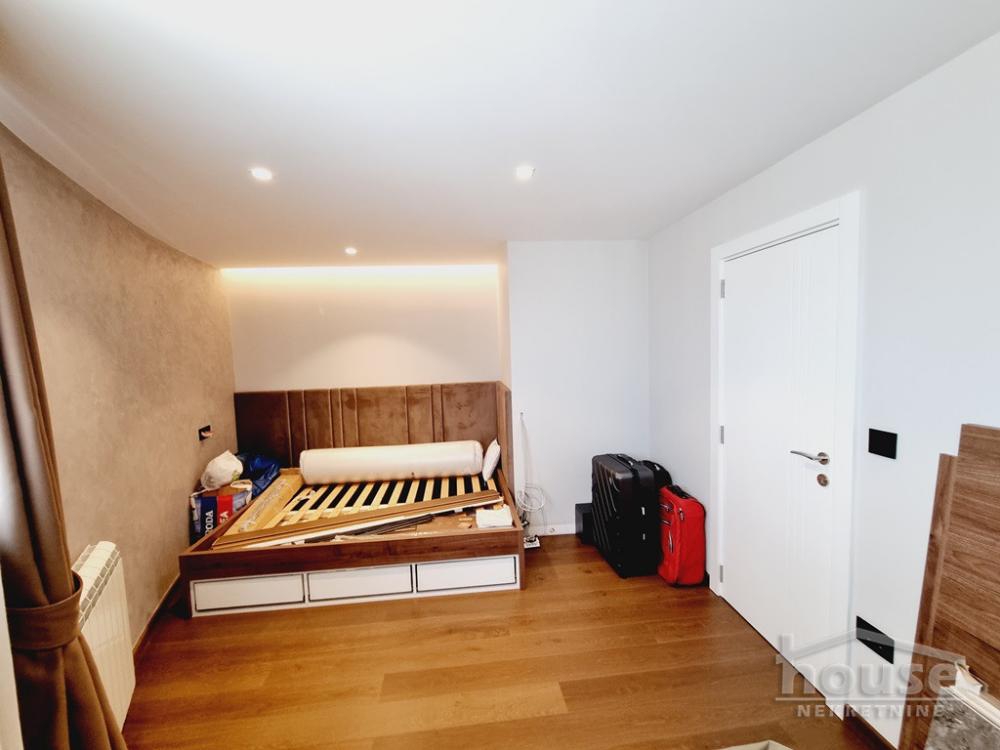 Slika 10 - Stan,NOVI SAD,GRBAVICA,kv: 122.00, € 430000, ID: 1063681