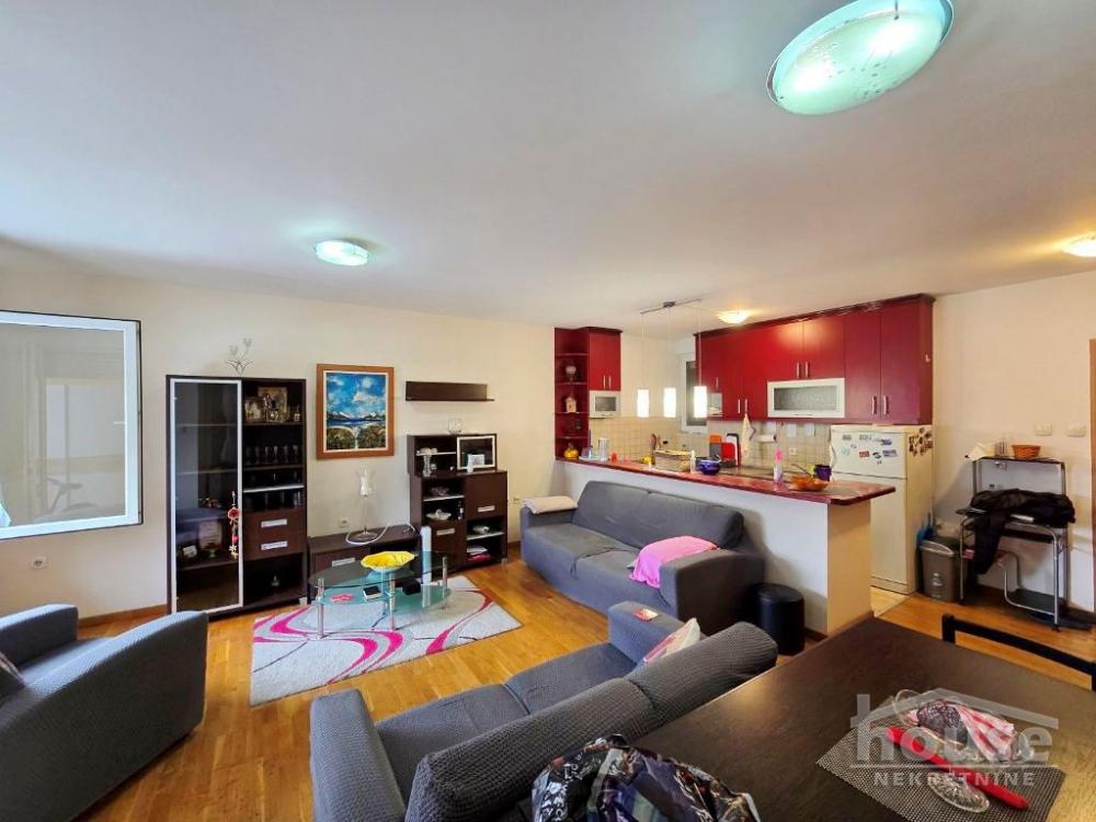 Slika 2 - Stan,NOVI SAD,BULEVAR EVROPE,kv: 71.00, € 175000, ID: 1063104