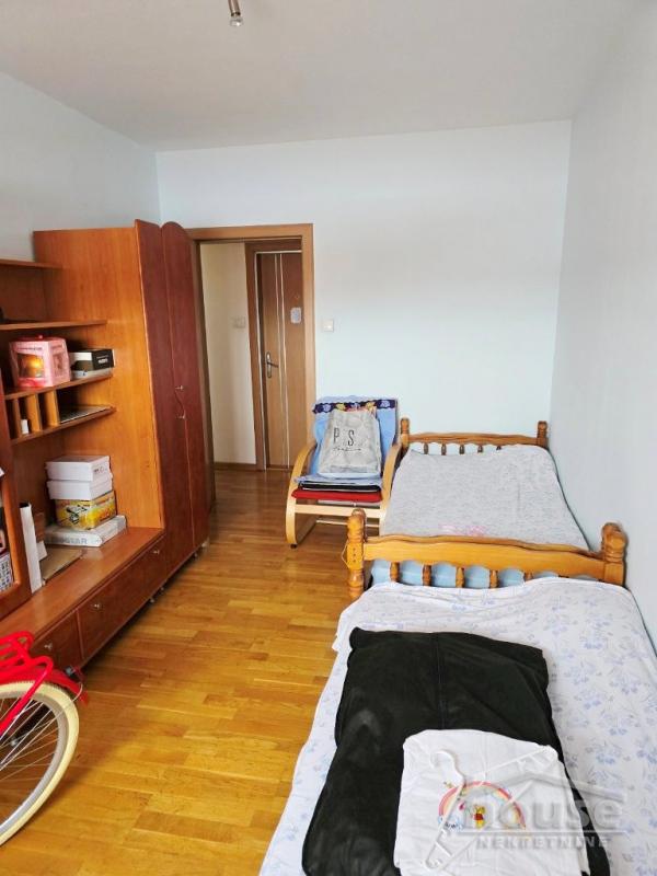 Slika 8 - Stan,NOVI SAD,BULEVAR EVROPE,kv: 71.00, € 175000, ID: 1063104