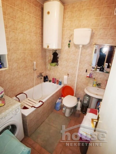 Slika 9 - Stan,NOVI SAD,BULEVAR,kv: 79.00, € 200000, ID: 1055709