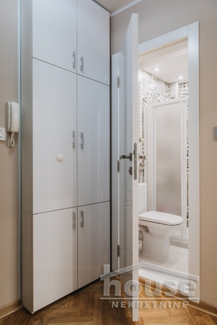 Slika 8 - Stan,NOVI SAD,CENTAR,kv: 38.00, € 154500, ID: 1057646