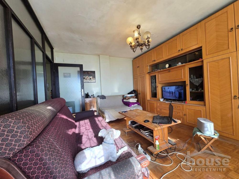 Glavna slika -Stan,NOVI SAD,BULEVAR,kv: 74.00, € 160000, ID: 1062621