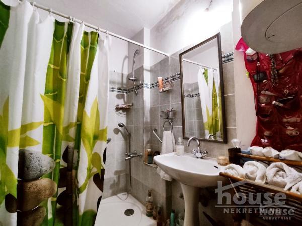 Slika 11 - Stan,NOVI SAD,BULEVAR,kv: 94.00, € 213000, ID: 1056172