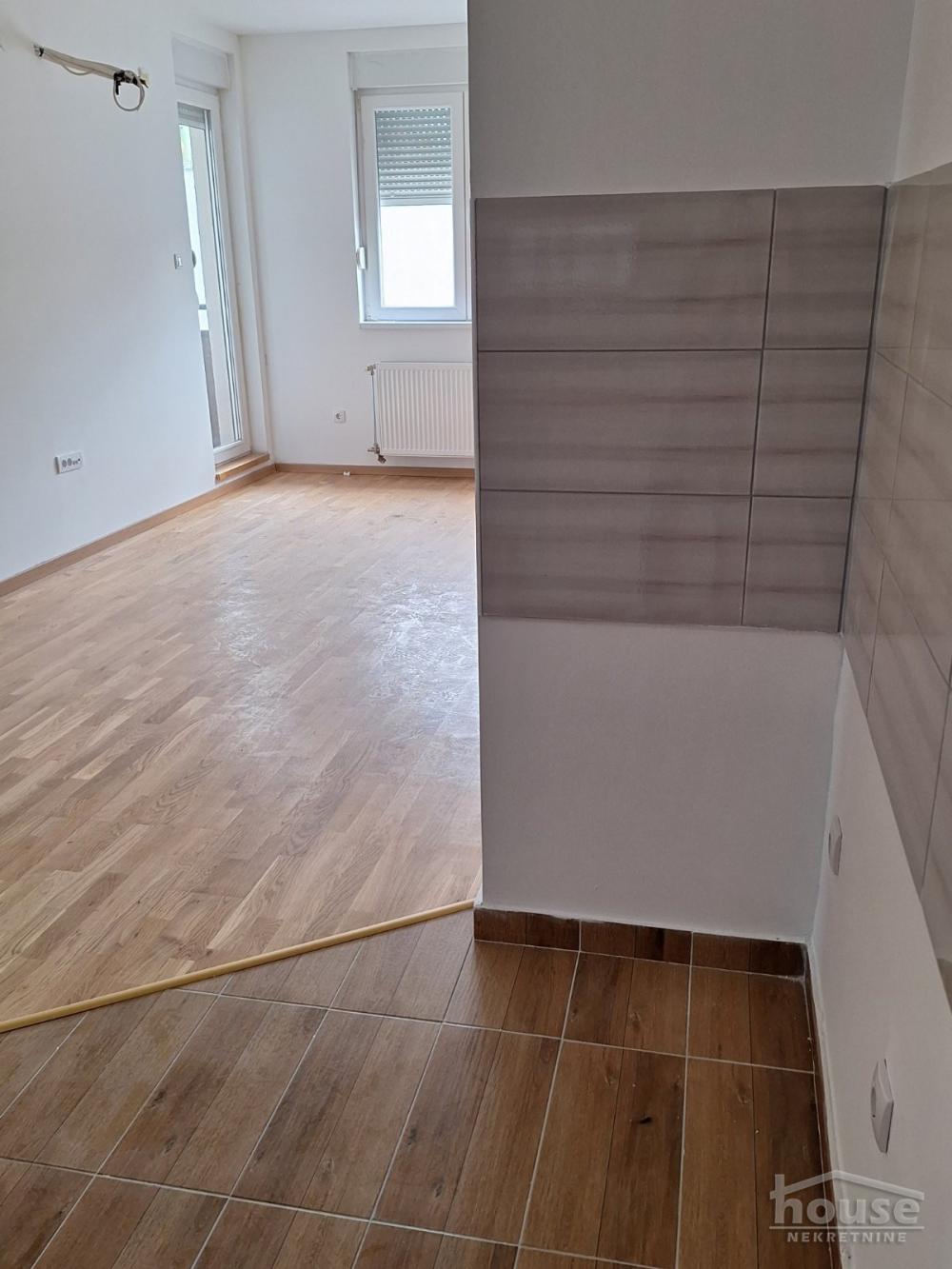 Slika 1 - Stan,PETROVARADIN,CENTAR,kv: 69.00, € 144200, ID: 1059861