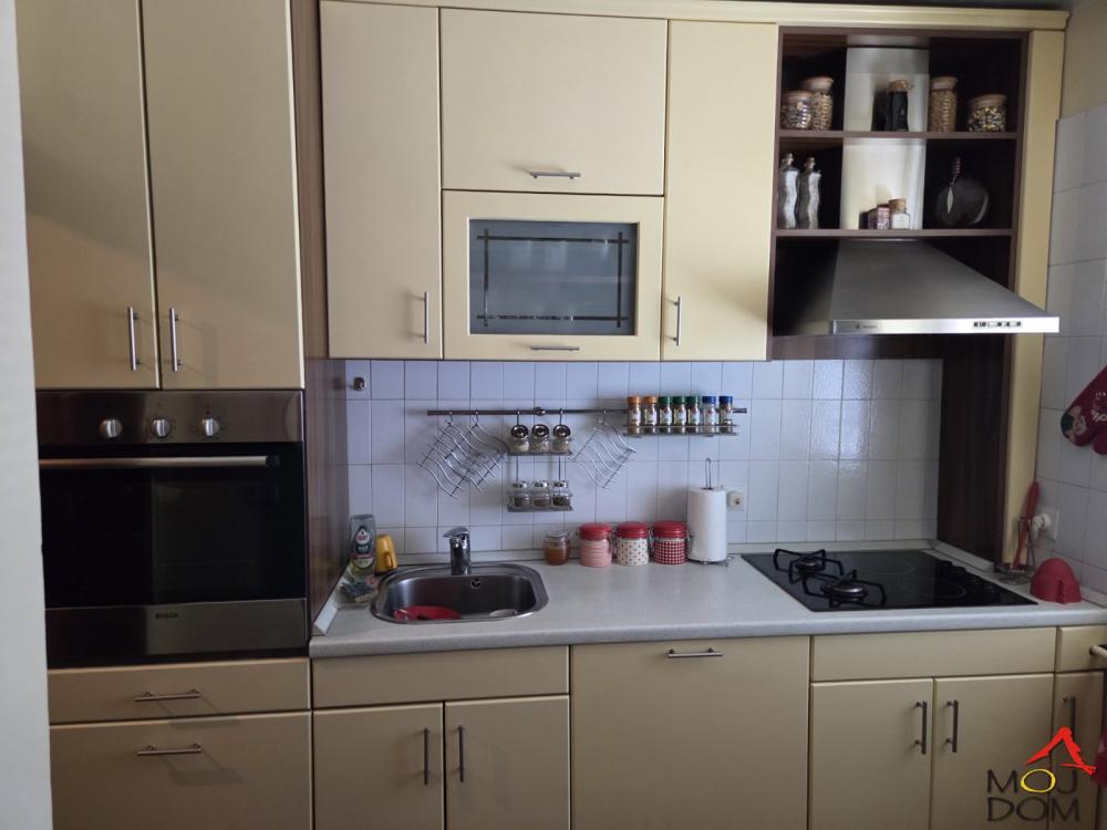 Slika 9 - Stan,NOVI SAD,SOMBORSKI BULEVAR,kv: 83, € 181200, ID: 1030572