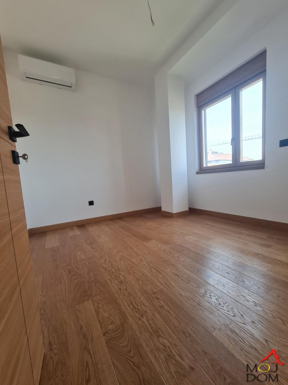 Slika 8 - Stan,NOVI SAD,CARA DUŠANA,kv: 123, € 418900, ID: 1027479
