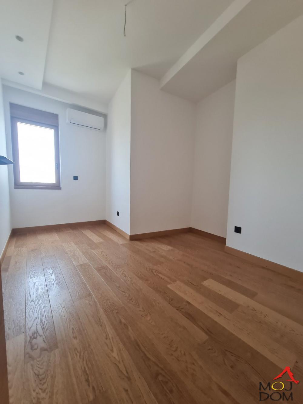 Slika 11 - Stan,NOVI SAD,CARA DUŠANA,kv: 123, € 418900, ID: 1027479