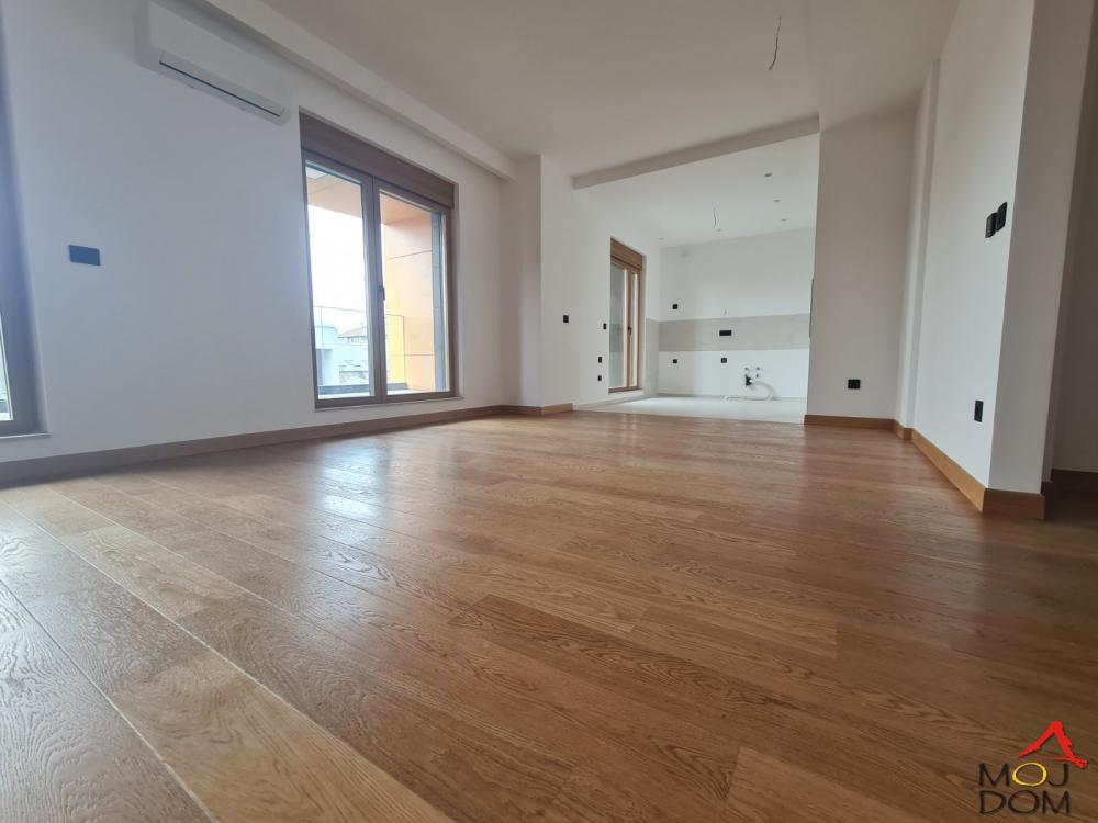 Slika 2 - Stan,NOVI SAD,CARA DUŠANA,kv: 123, € 418900, ID: 1027479