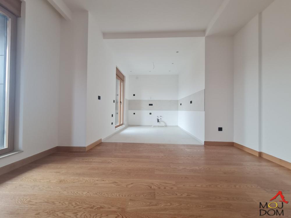 Slika 5 - Stan,NOVI SAD,CARA DUŠANA,kv: 123, € 418900, ID: 1027479