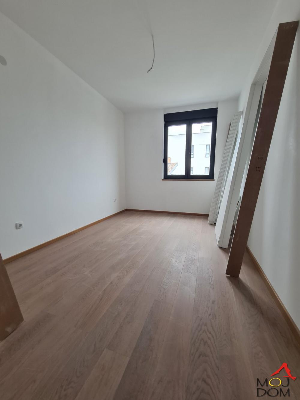 Slika 7 - Stan,NOVI SAD,TELEP,kv: 144, € 348600, ID: 1029199