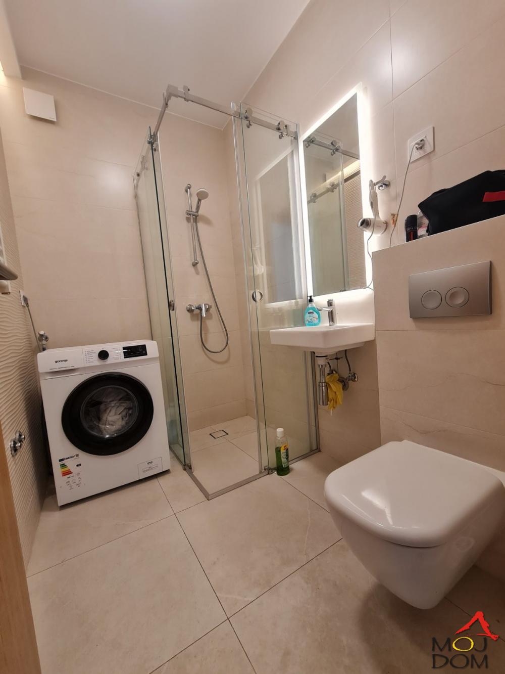 Slika 7 - Stan,NOVI SAD,BULEVAR EVROPE,kv: 29, € 106500, ID: 1030210