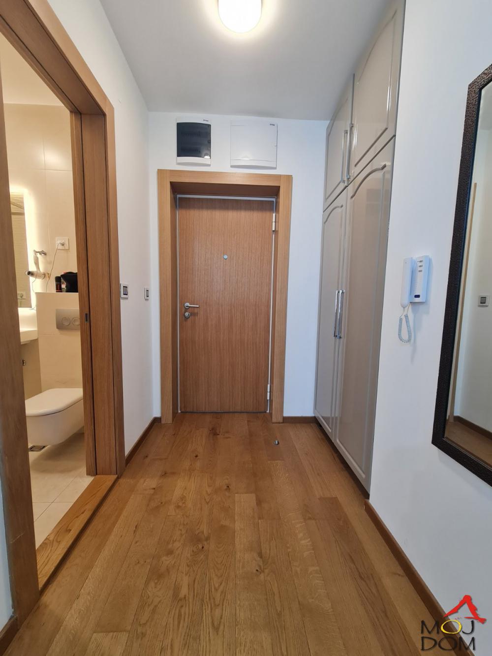 Slika 6 - Stan,NOVI SAD,BULEVAR EVROPE,kv: 29, € 106500, ID: 1030210
