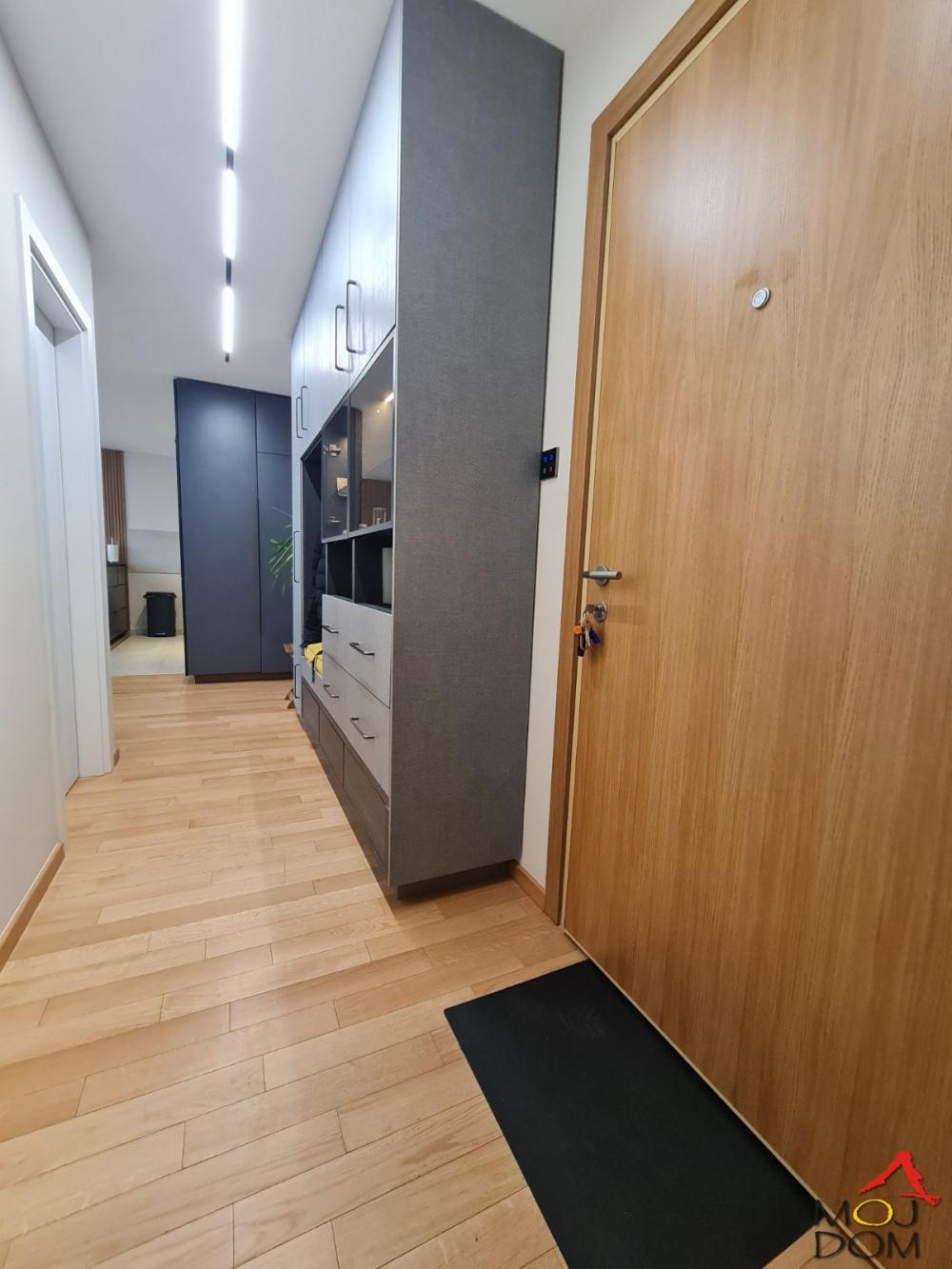 Slika 11 - Stan,NOVI SAD,CARA DUŠANA,kv: 69, € 236900, ID: 1030385