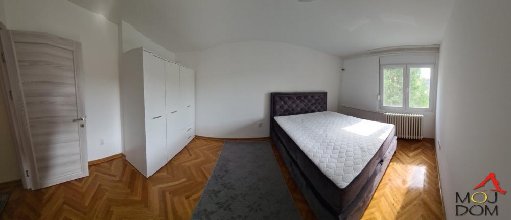 Slika 3 - Stan,NOVI SAD,CENTAR,kv: 55, € 172800, ID: 1030304