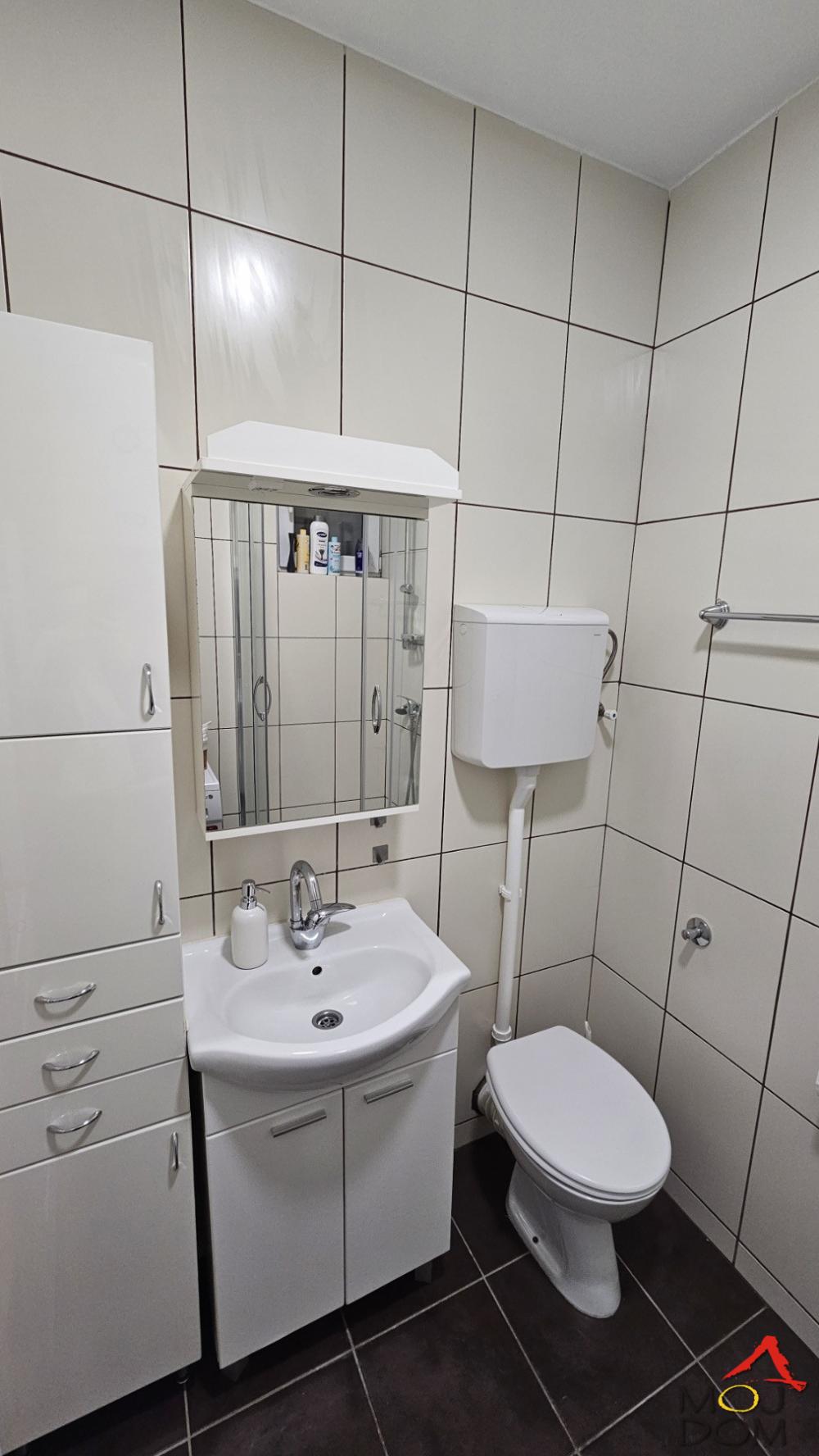 Slika 8 - Stan,NOVI SAD,SOCIJALNO,kv: 39, € 133900, ID: 1030469