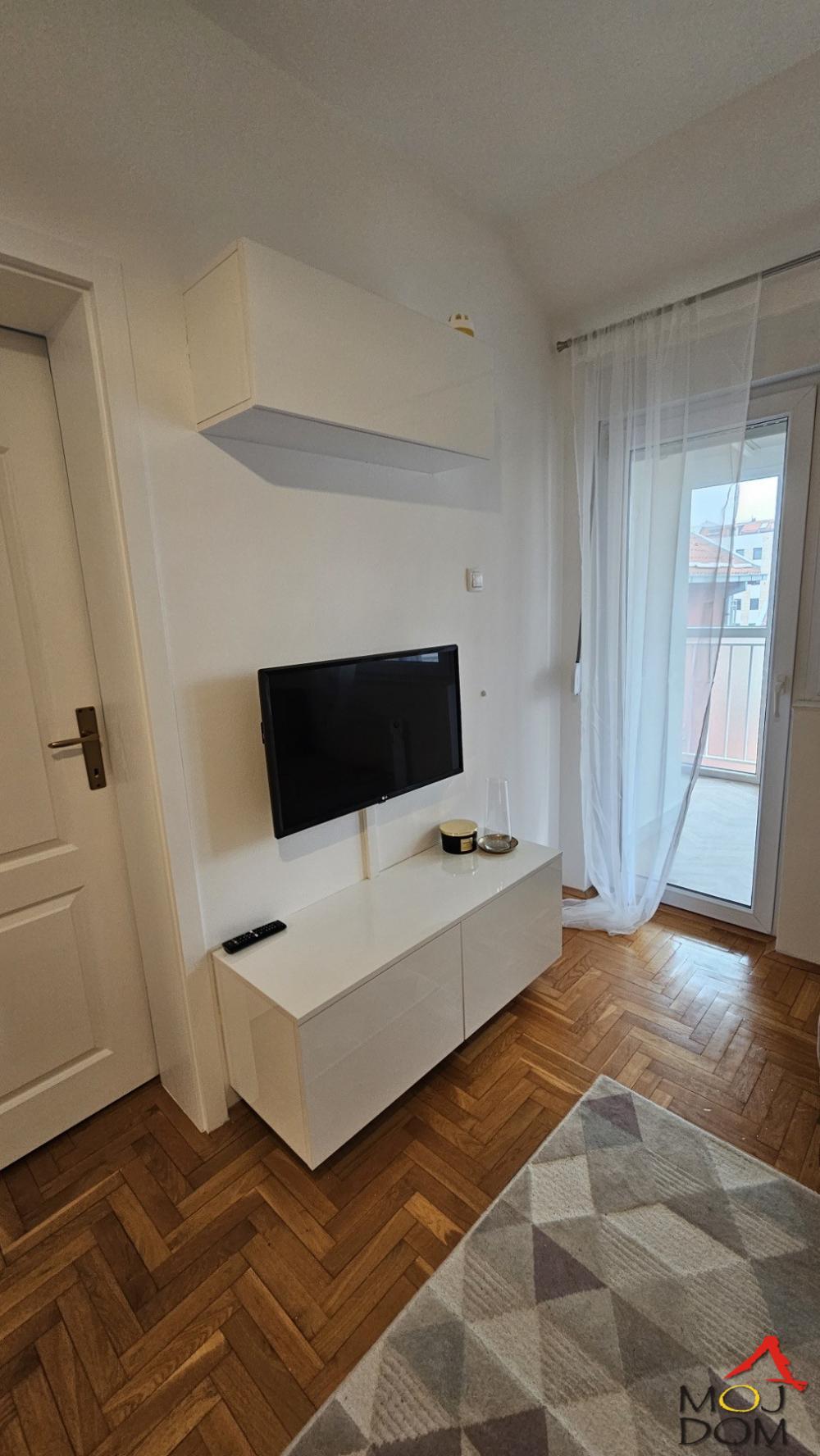 Slika 1 - Stan,NOVI SAD,SOCIJALNO,kv: 39, € 133900, ID: 1030469