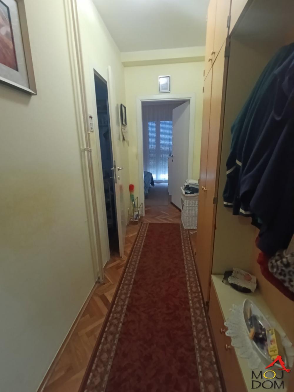 Slika 6 - Stan,NOVI SAD,KEJ,kv: 71, € 179900, ID: 1030769